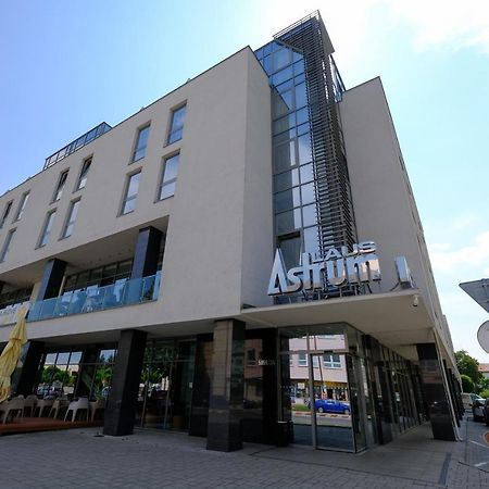 Business Hotel Astrum Laus Levice Exterior foto
