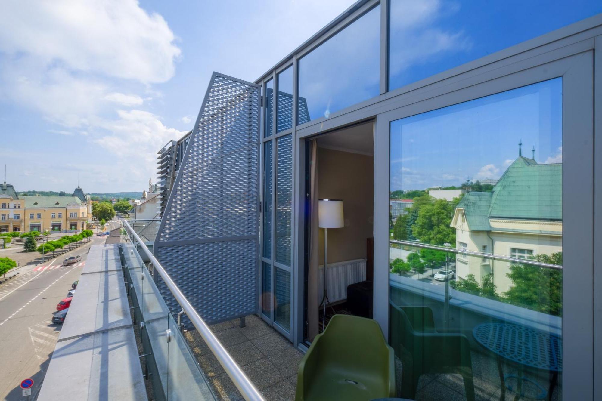 Business Hotel Astrum Laus Levice Exterior foto